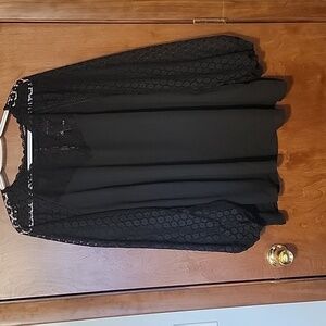 Torrid 3X black long-sleeved lace sleeve blouse